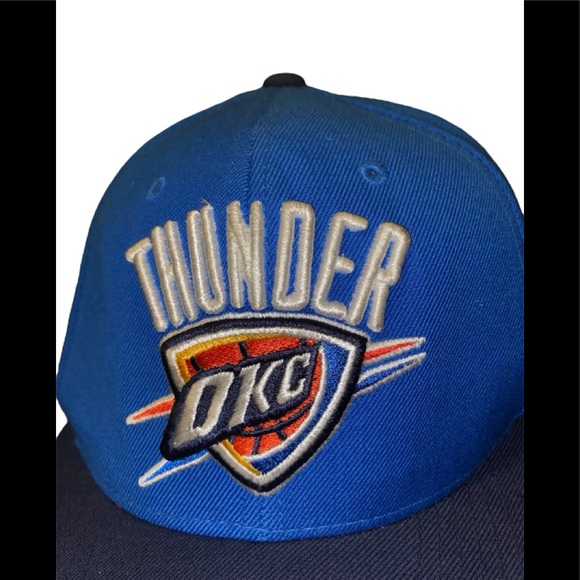 Oklahoma City Thunder NBA Mitchell and Ness snapback hat - Picture 2 of 7